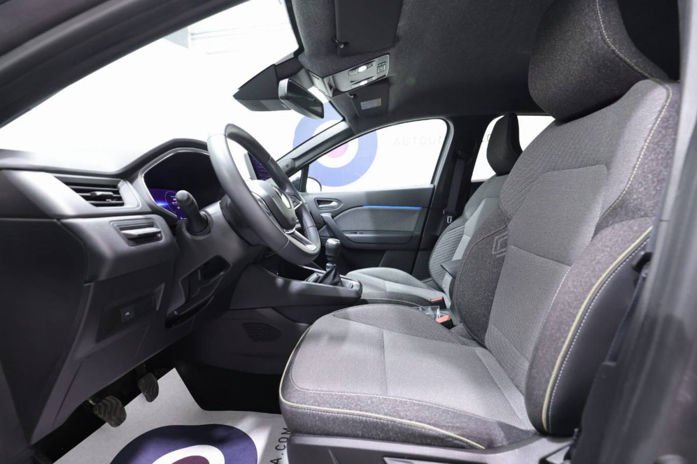 RENAULT Captur 19