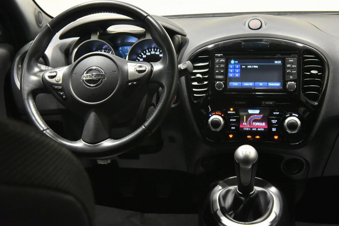 NISSAN Juke 23