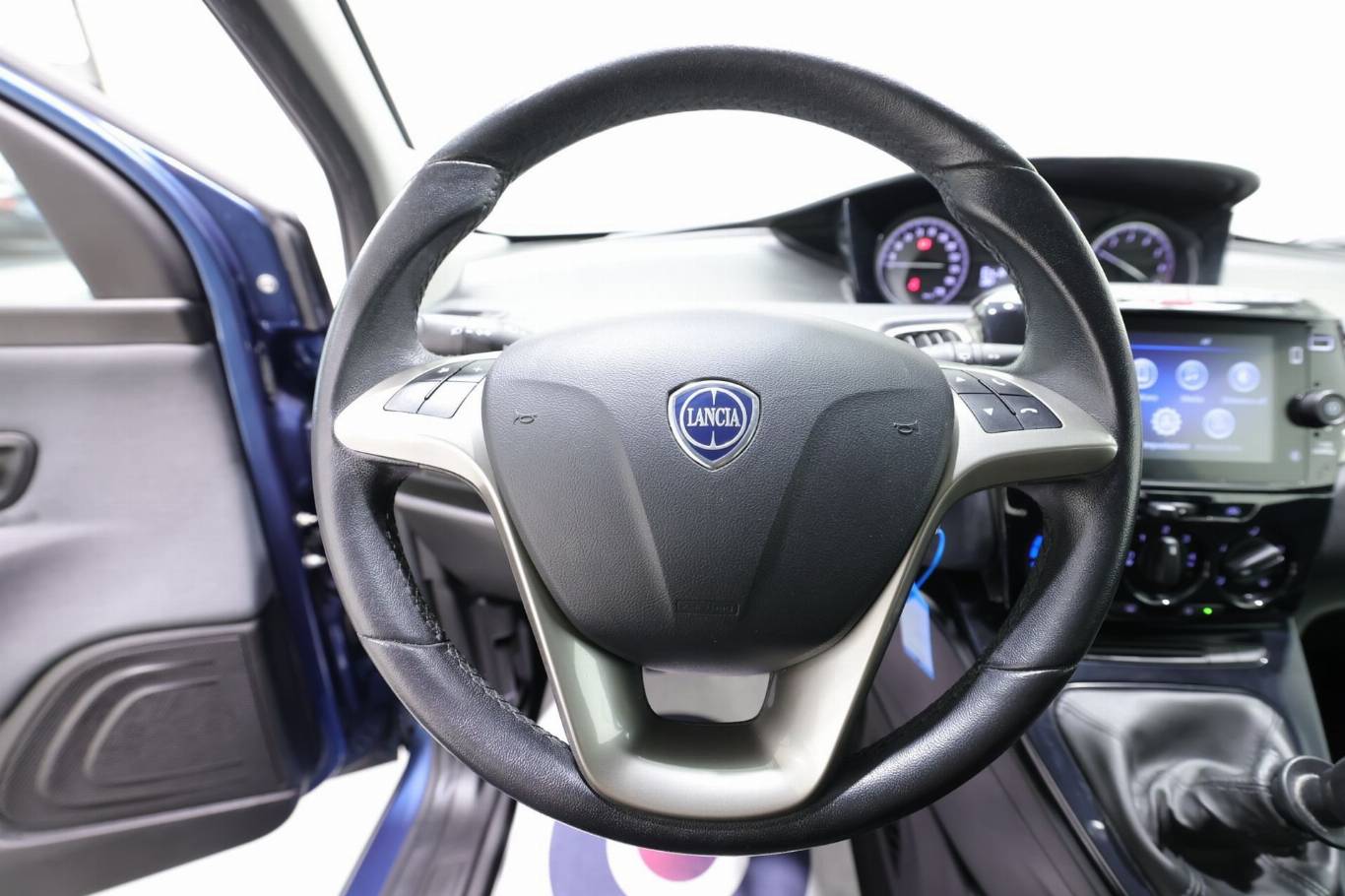 LANCIA Ypsilon 16