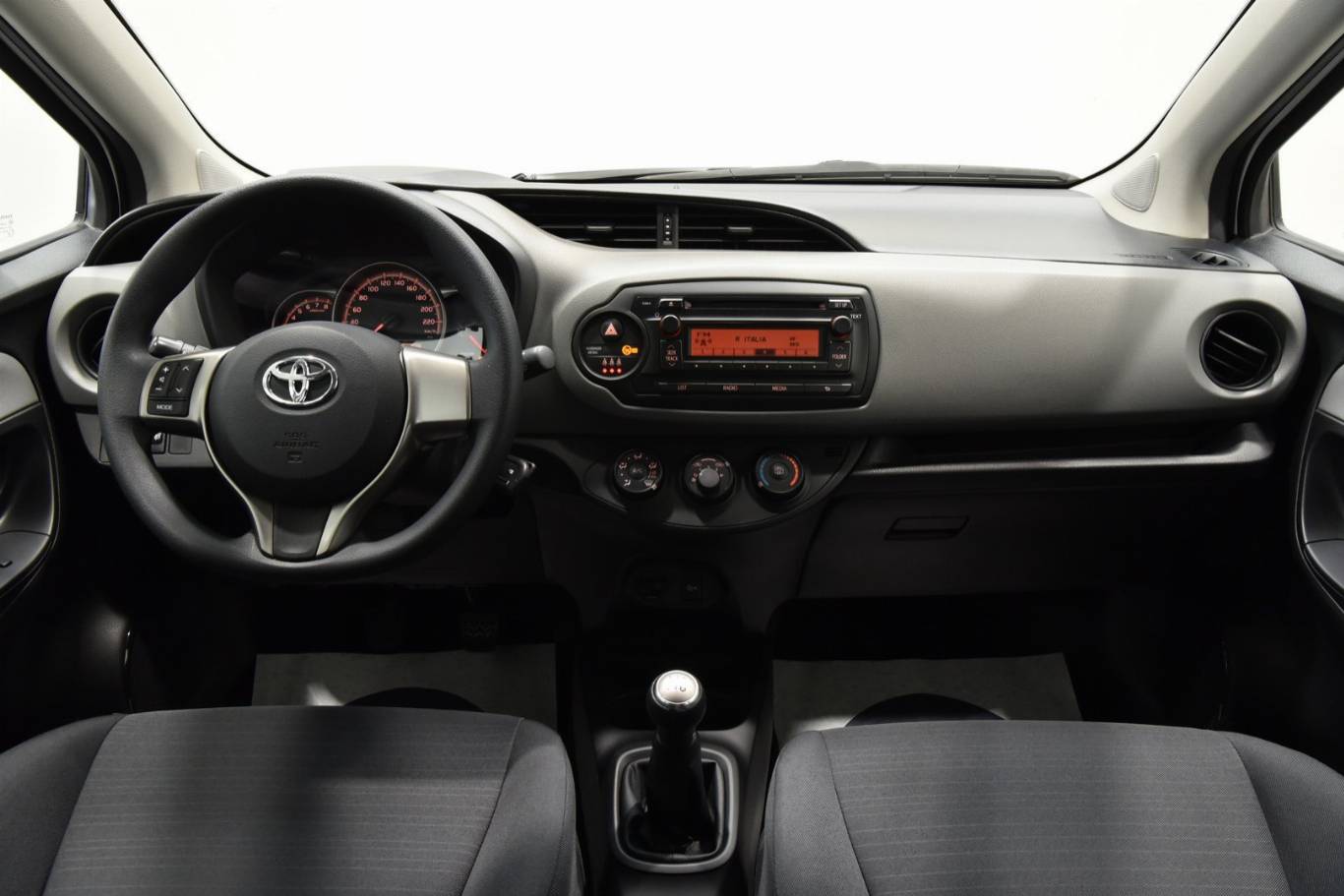 TOYOTA Yaris 19