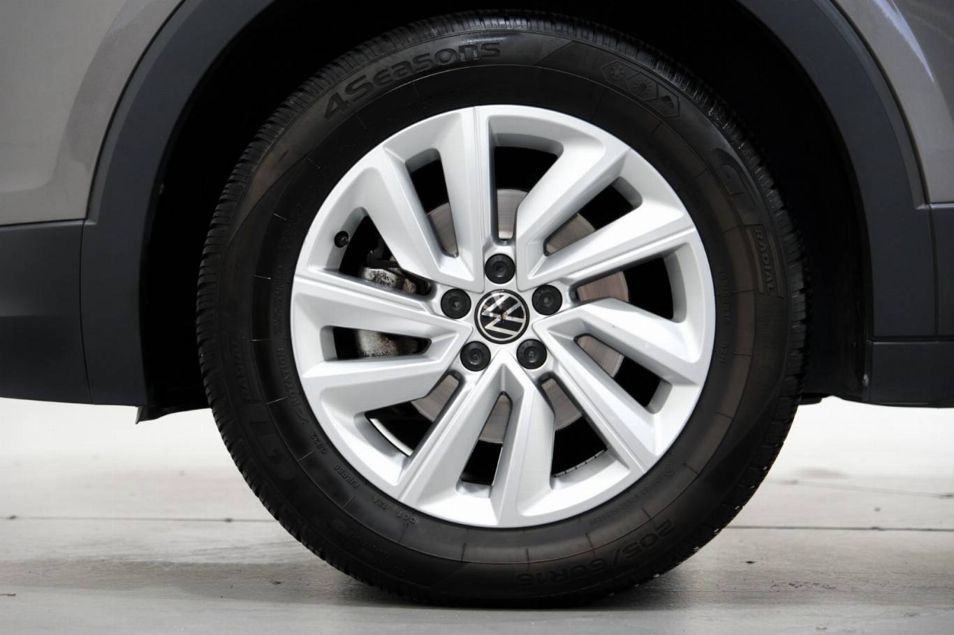 VOLKSWAGEN T-Cross 12