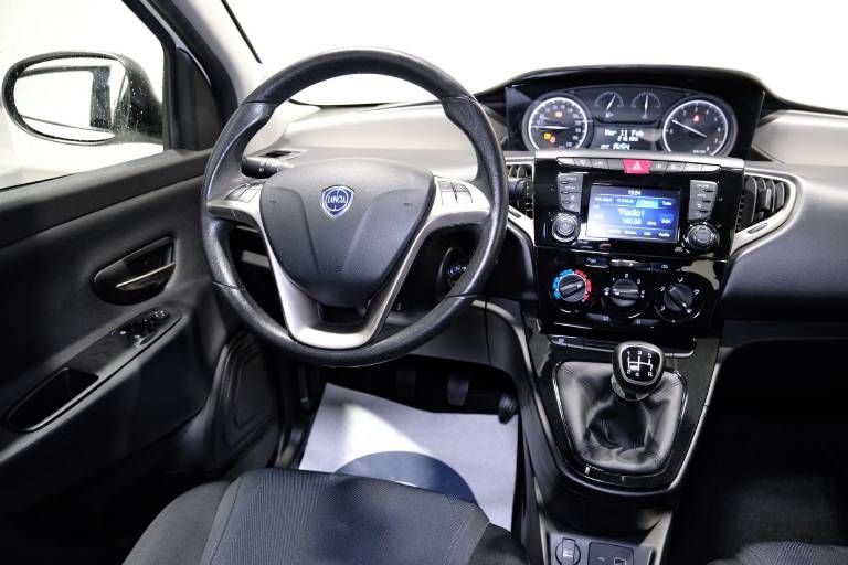 LANCIA Ypsilon 33