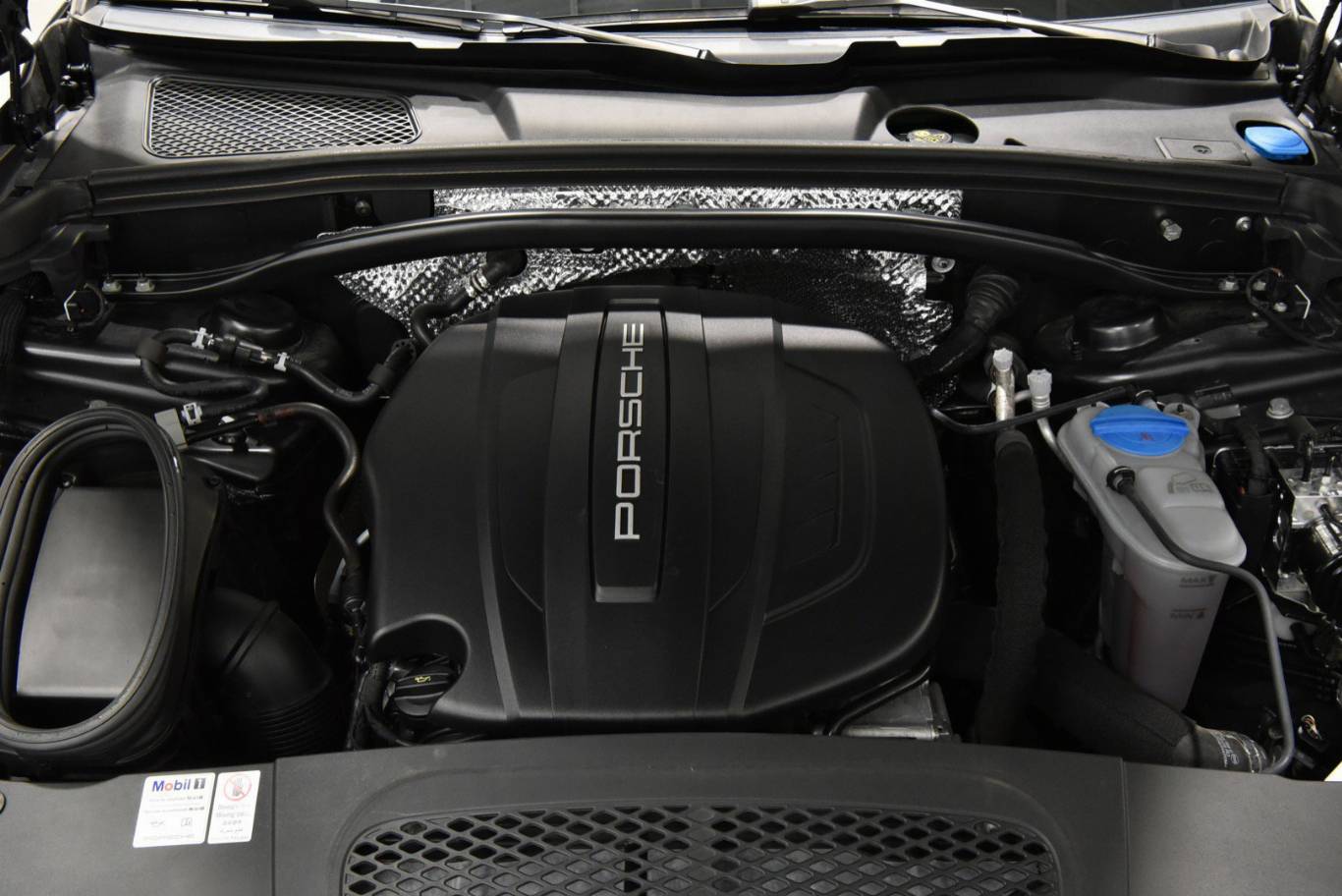 PORSCHE Macan 13