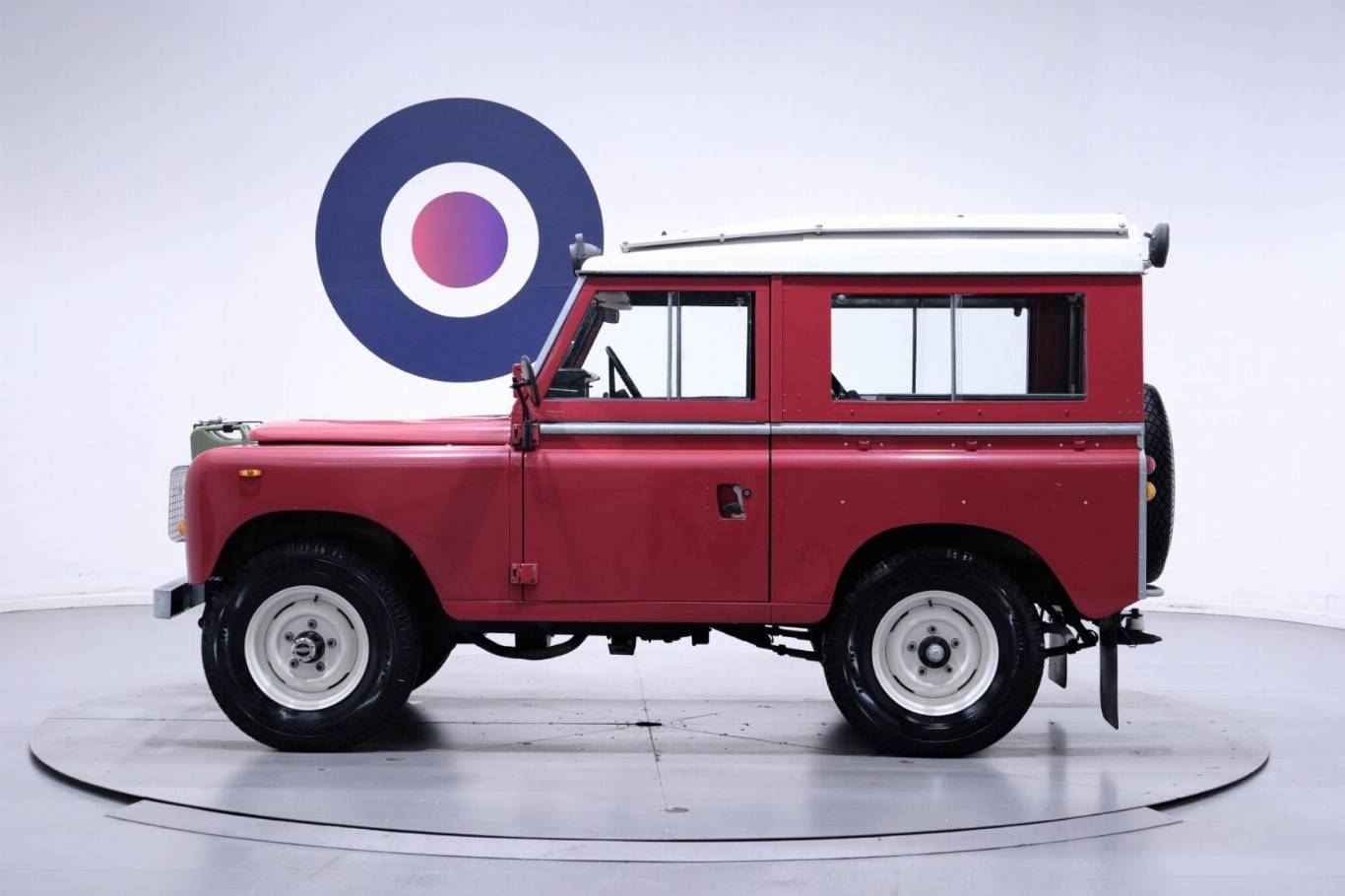 LAND ROVER Defender 9