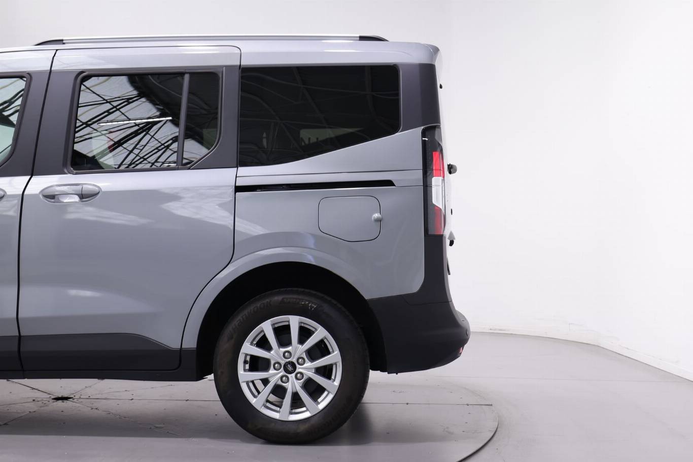 FORD Tourneo Courier 16
