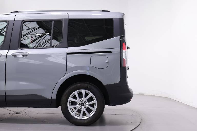 FORD Tourneo Courier 16
