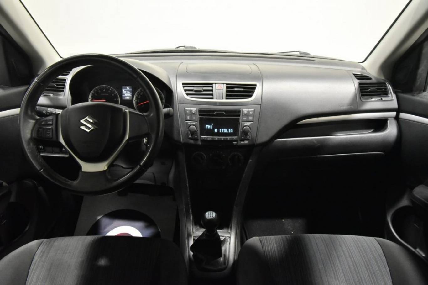 SUZUKI Swift 27