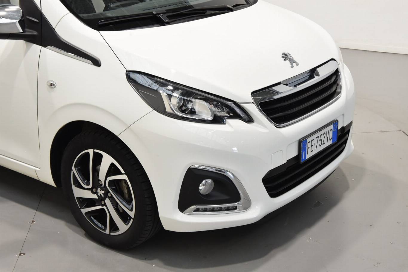 PEUGEOT 108 36