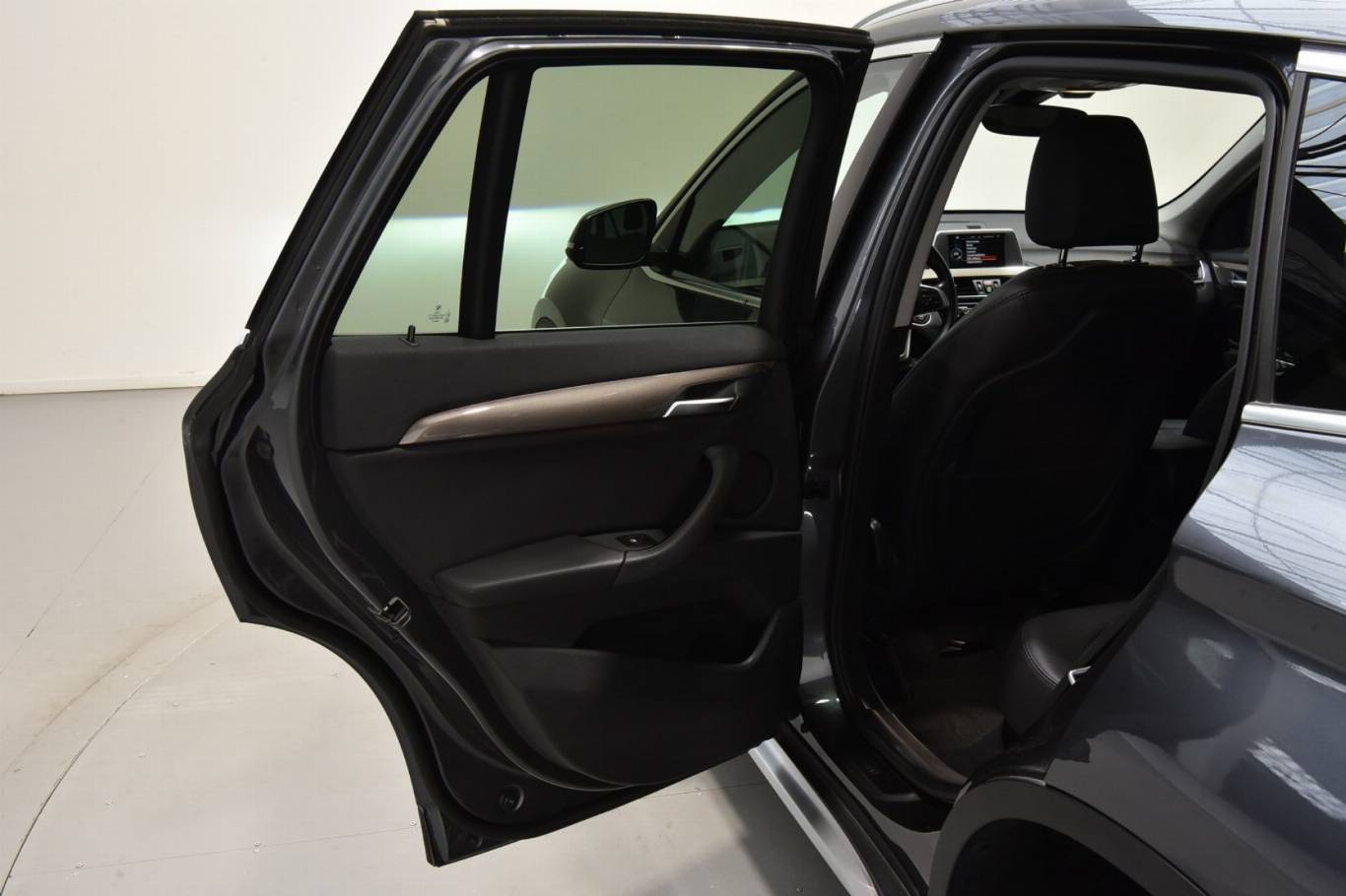 BMW X1 38