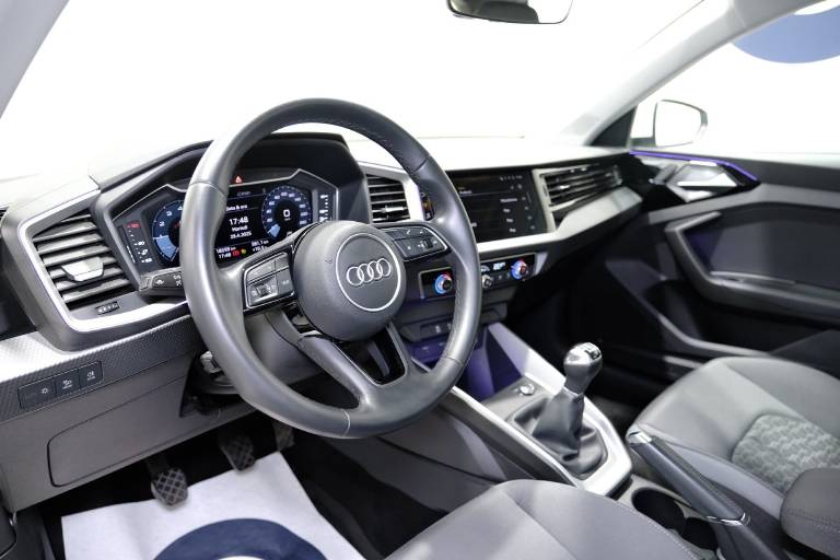 AUDI A1 5