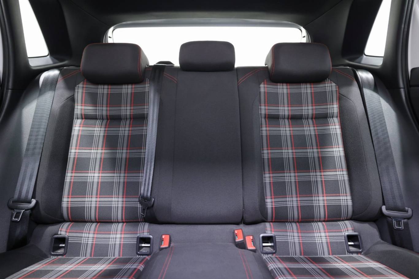 VOLKSWAGEN Polo GTI 34