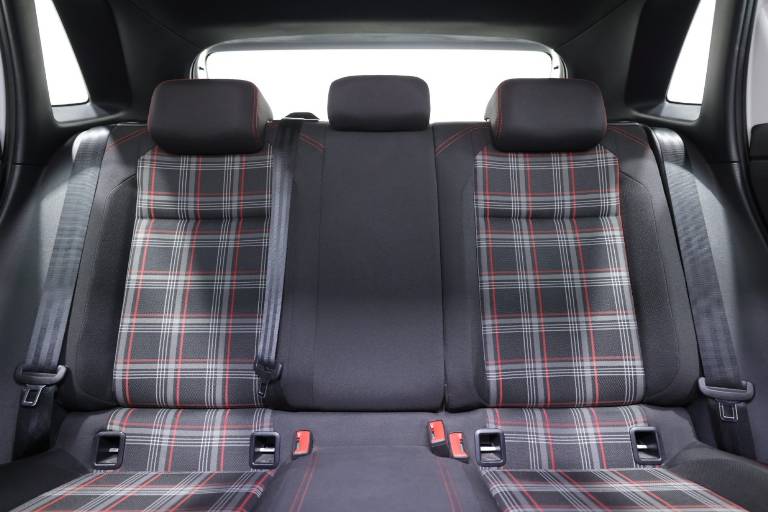 VOLKSWAGEN Polo GTI 34