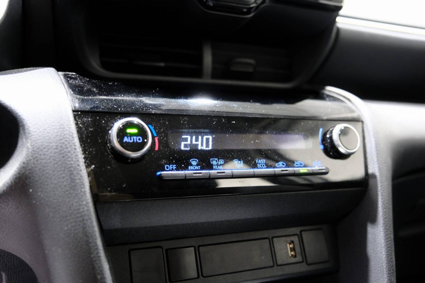 TOYOTA Yaris Cross 26