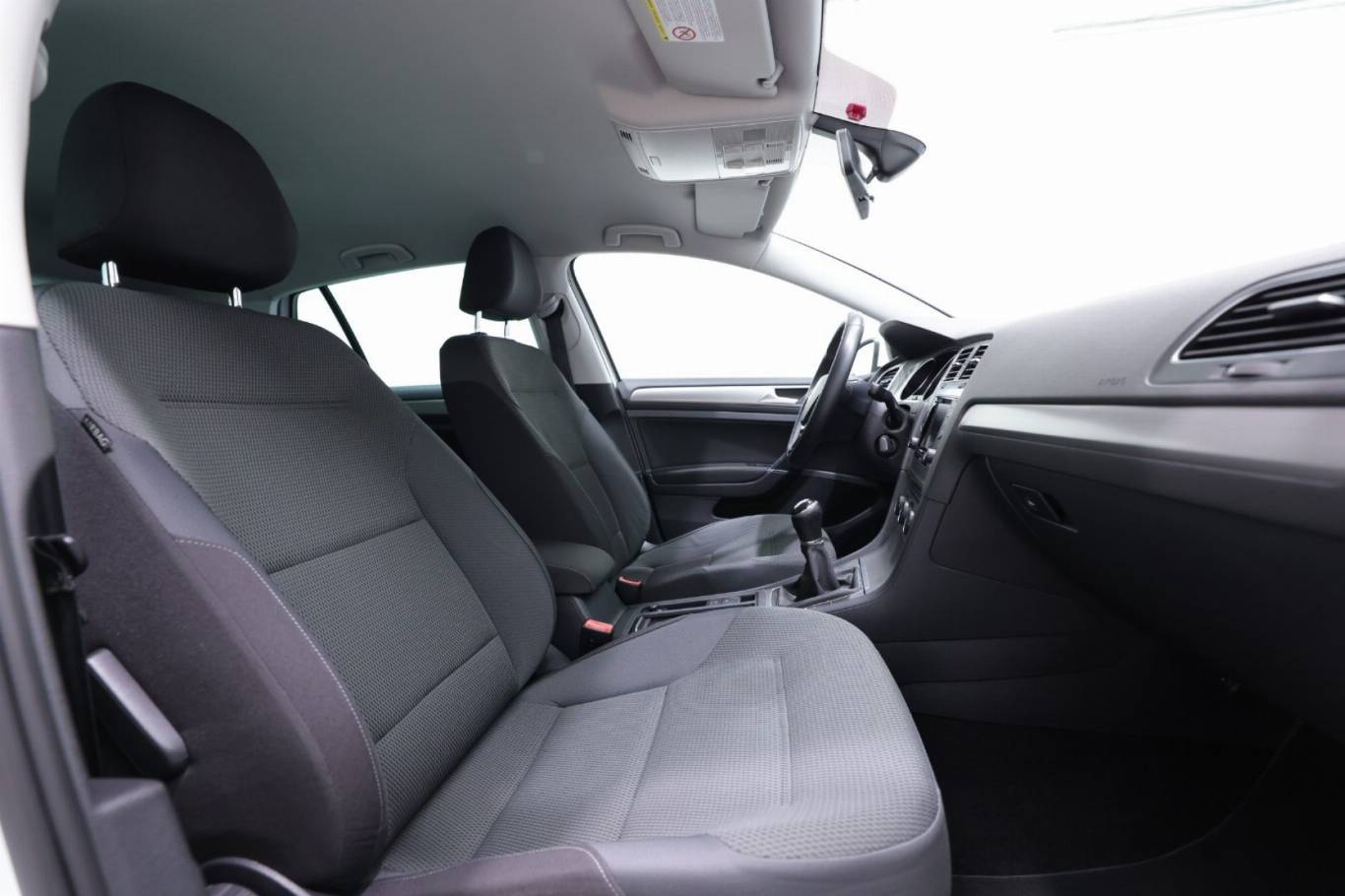 VOLKSWAGEN Golf 41