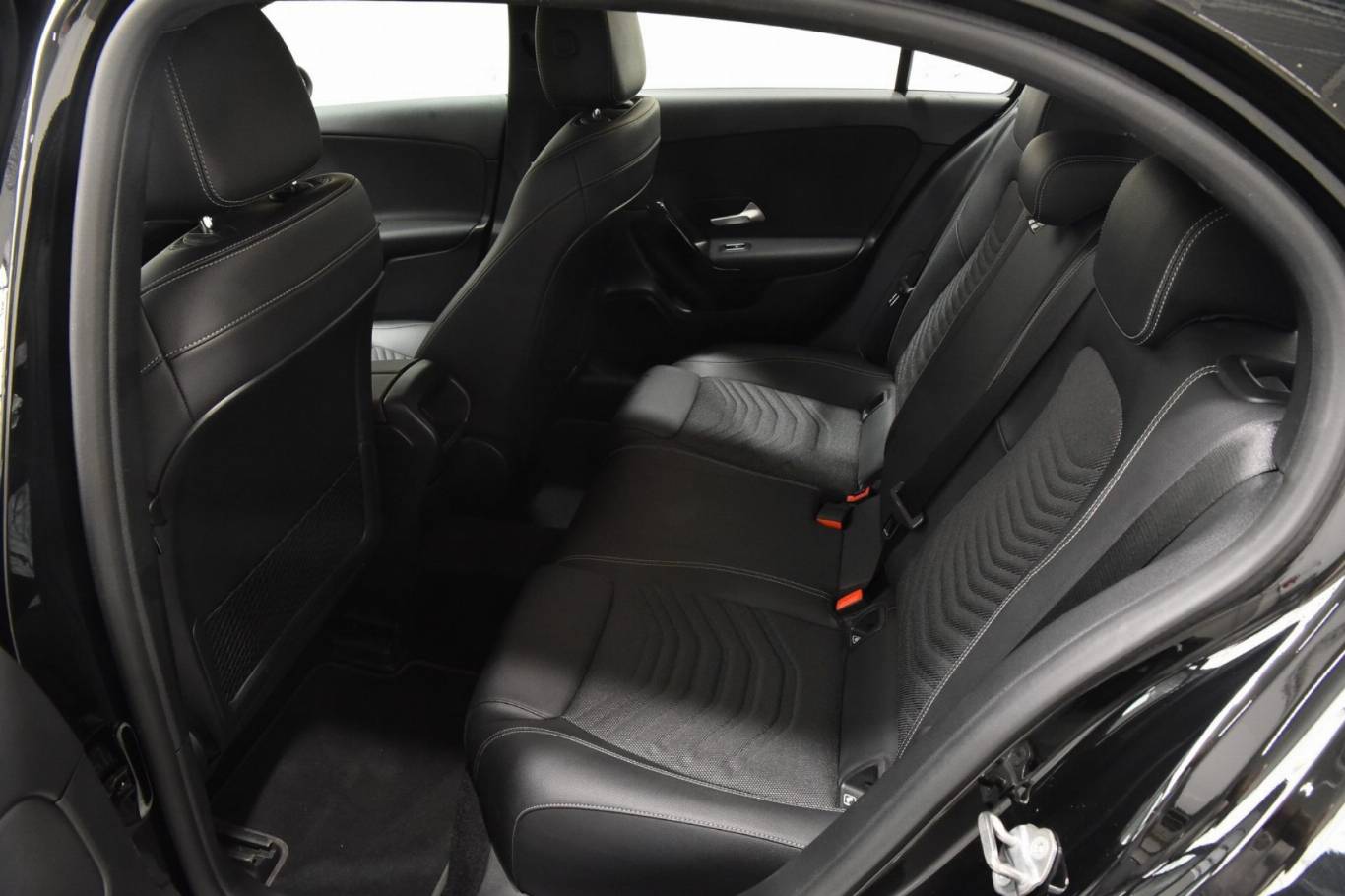 MERCEDES-BENZ A 180 24