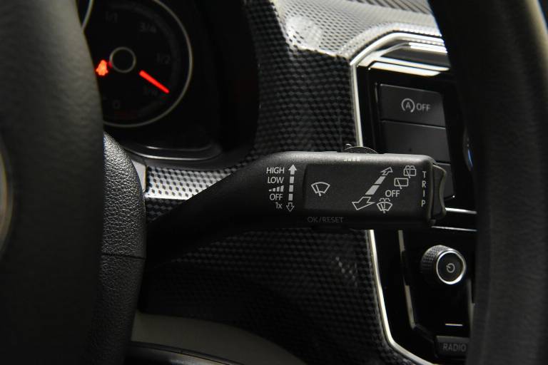 VOLKSWAGEN Up! 26