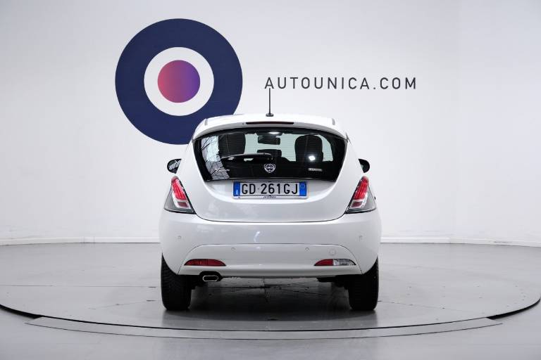 LANCIA Ypsilon 16