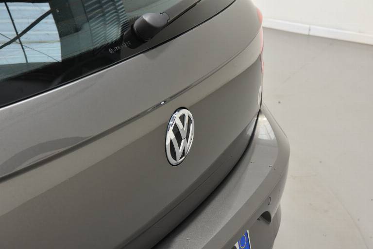 VOLKSWAGEN Polo 47