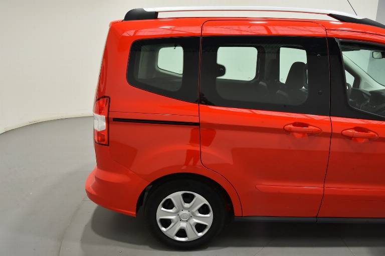 FORD Tourneo Courier 46