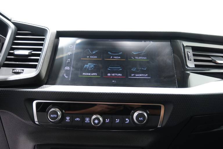 AUDI A1 9