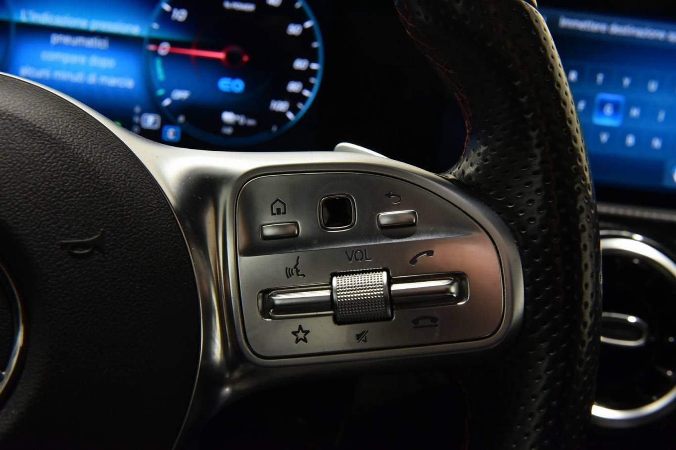 MERCEDES-BENZ A 250 8