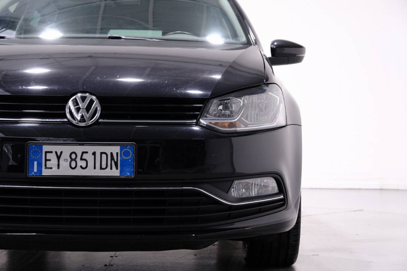 VOLKSWAGEN Polo 44