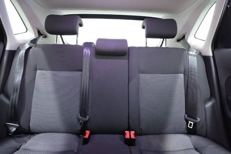 VOLKSWAGEN Polo 30