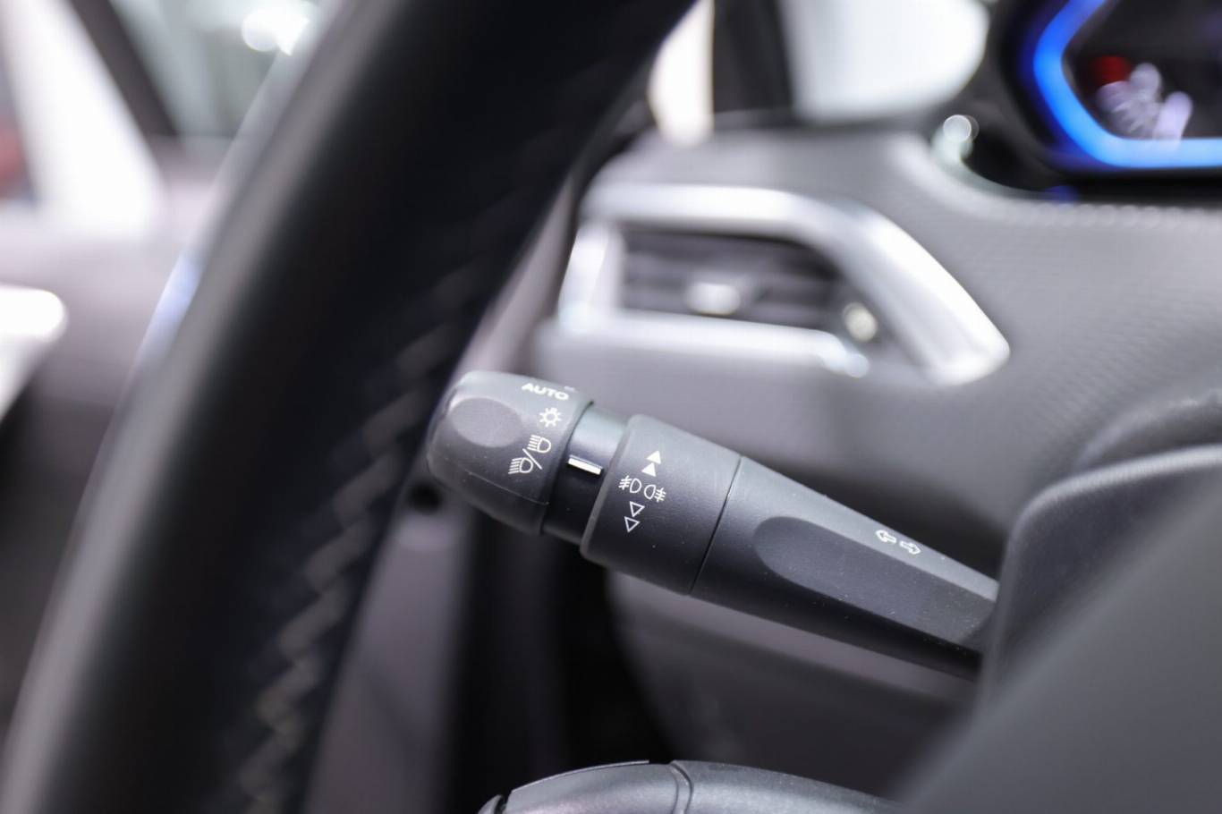 PEUGEOT 2008 22