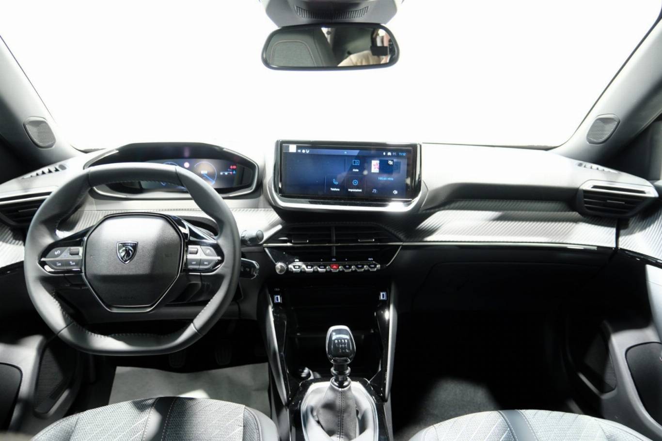 PEUGEOT 2008 9