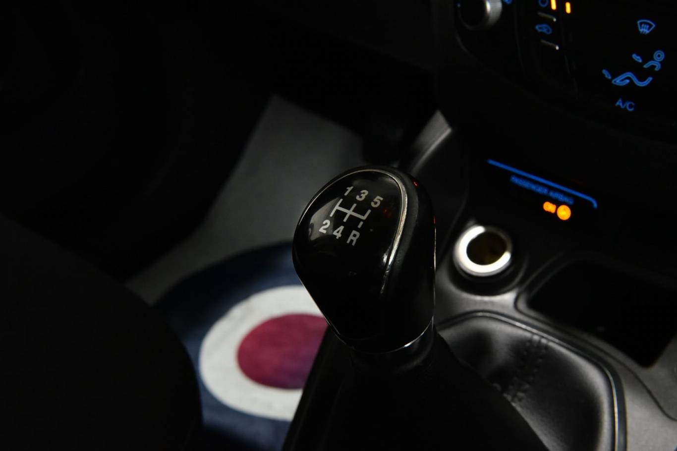 FORD Tourneo Courier 24