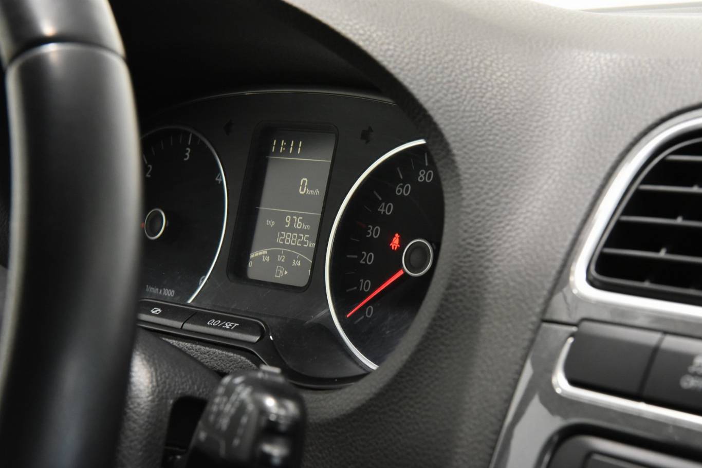 VOLKSWAGEN Polo 36