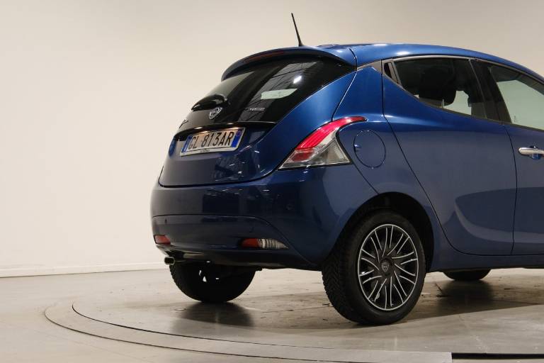 LANCIA Ypsilon 12