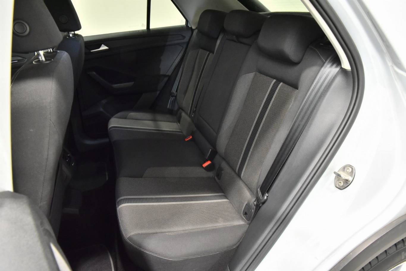 VOLKSWAGEN T-Roc 42
