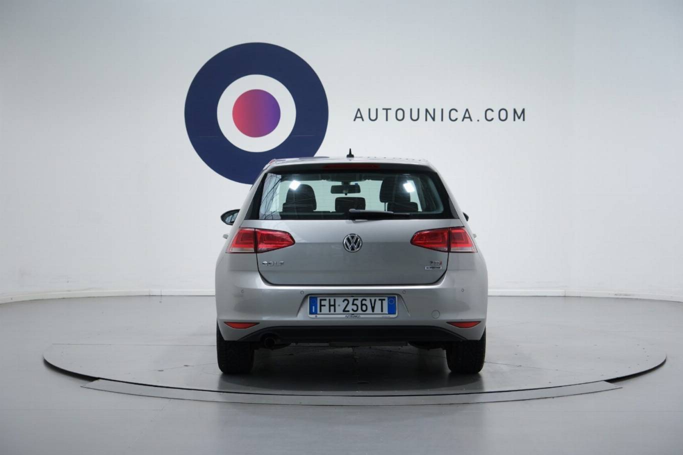 VOLKSWAGEN Golf 15