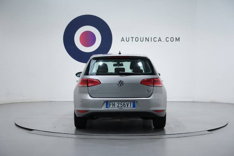 VOLKSWAGEN Golf 15