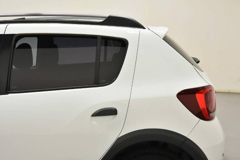 DACIA Sandero 46