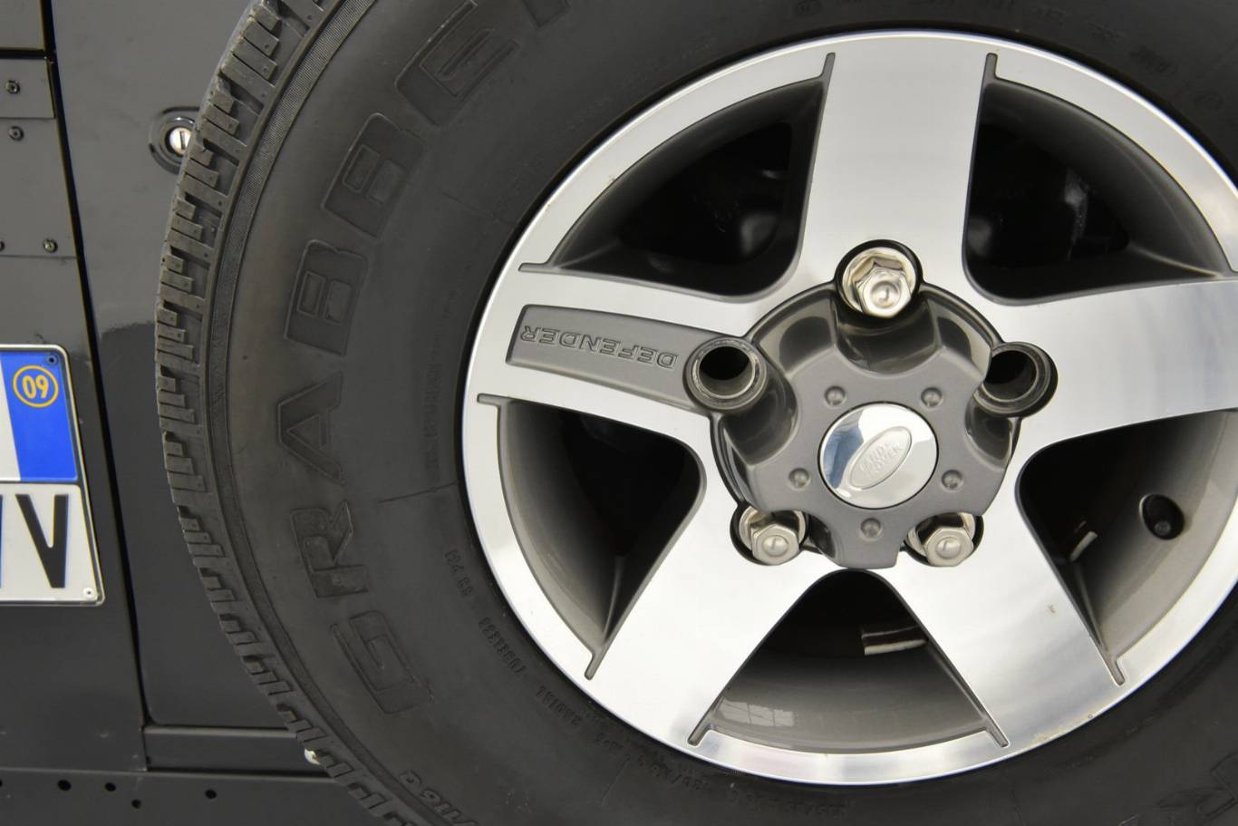 LAND ROVER Defender 77