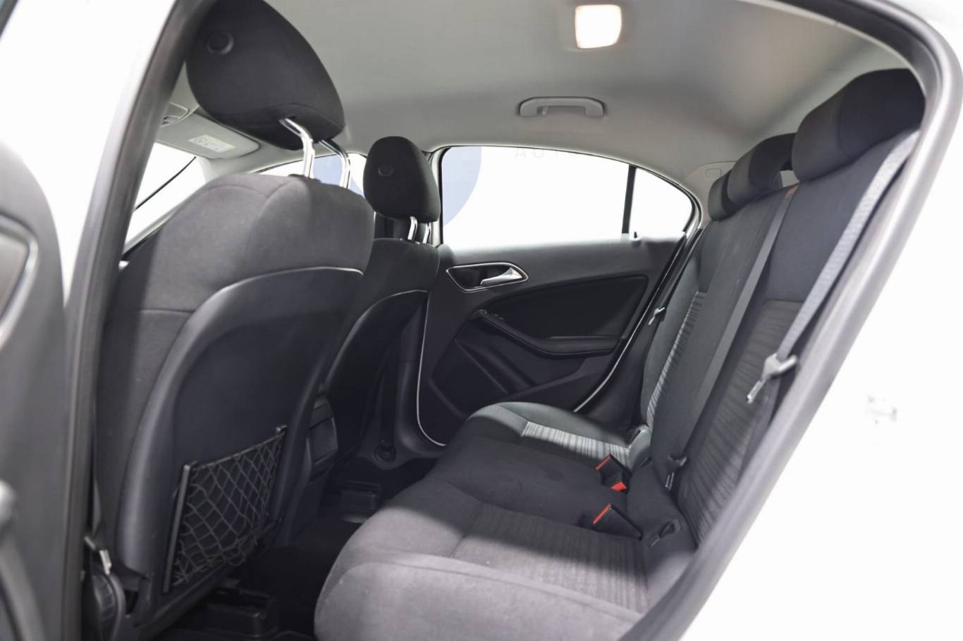 MERCEDES-BENZ A 180 31