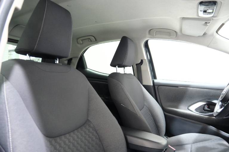 TOYOTA Yaris 59