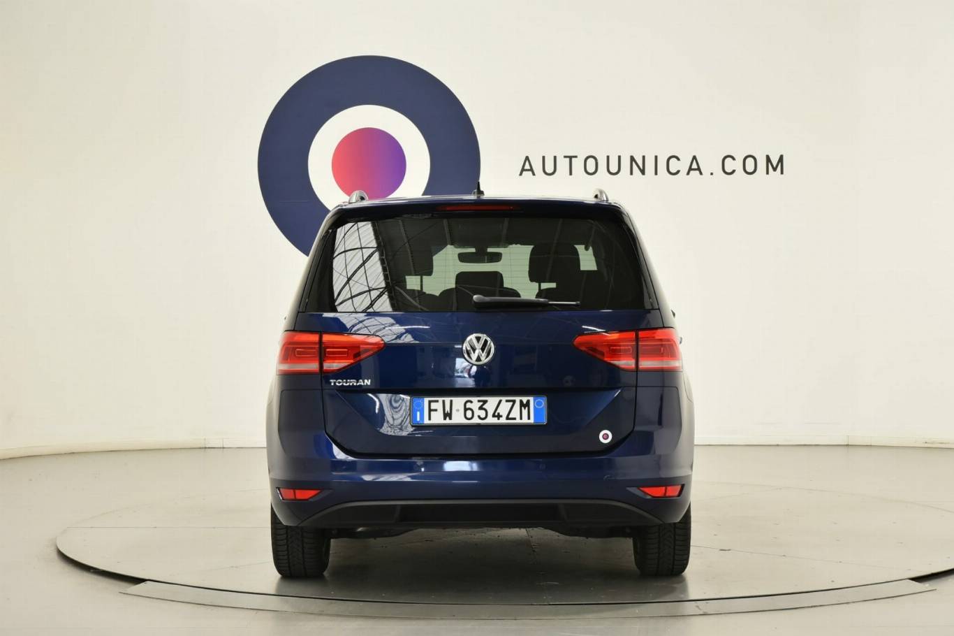VOLKSWAGEN Touran 6