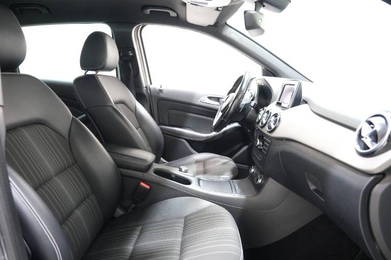 MERCEDES-BENZ B 180 50