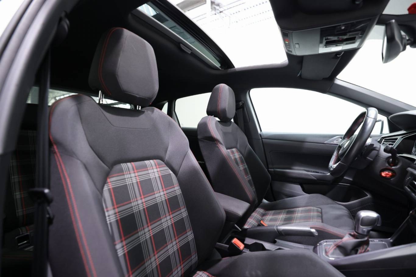 VOLKSWAGEN Polo GTI 46