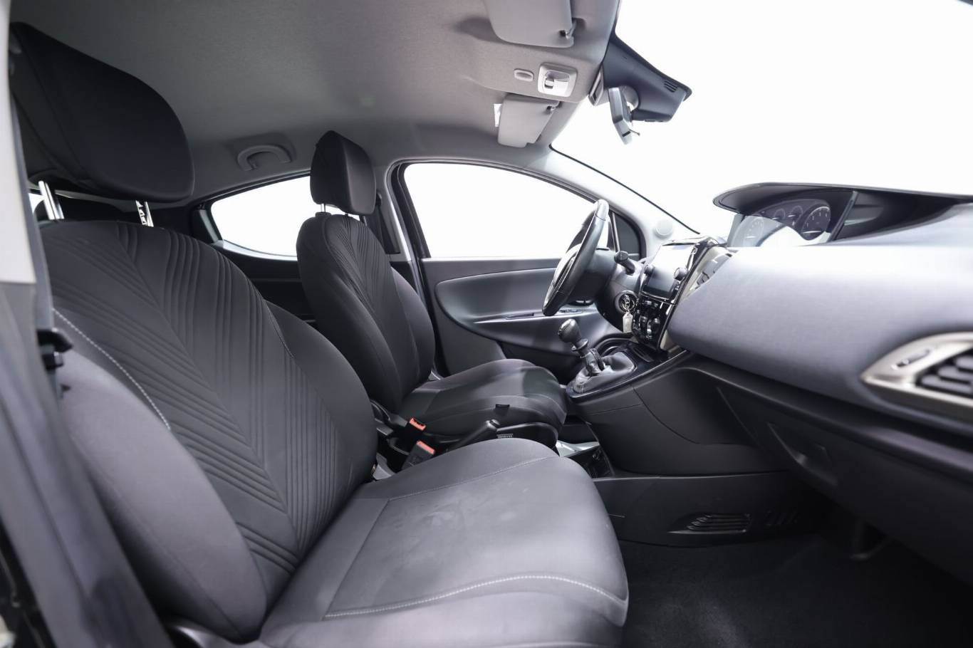 LANCIA Ypsilon 38