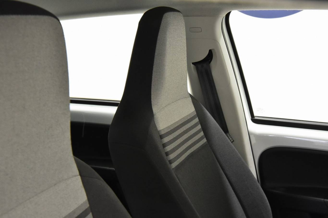 VOLKSWAGEN Up! 21