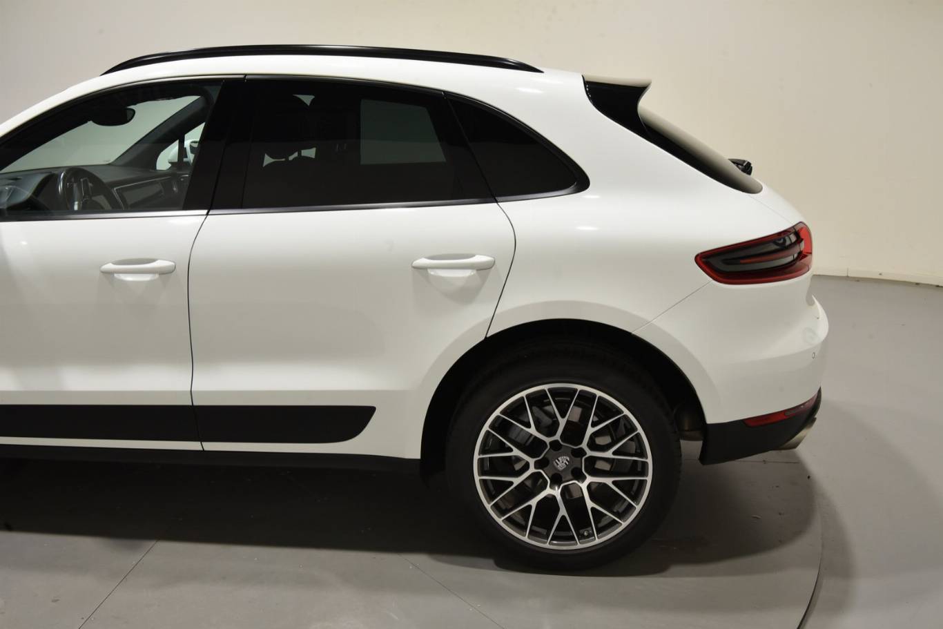 PORSCHE Macan 67