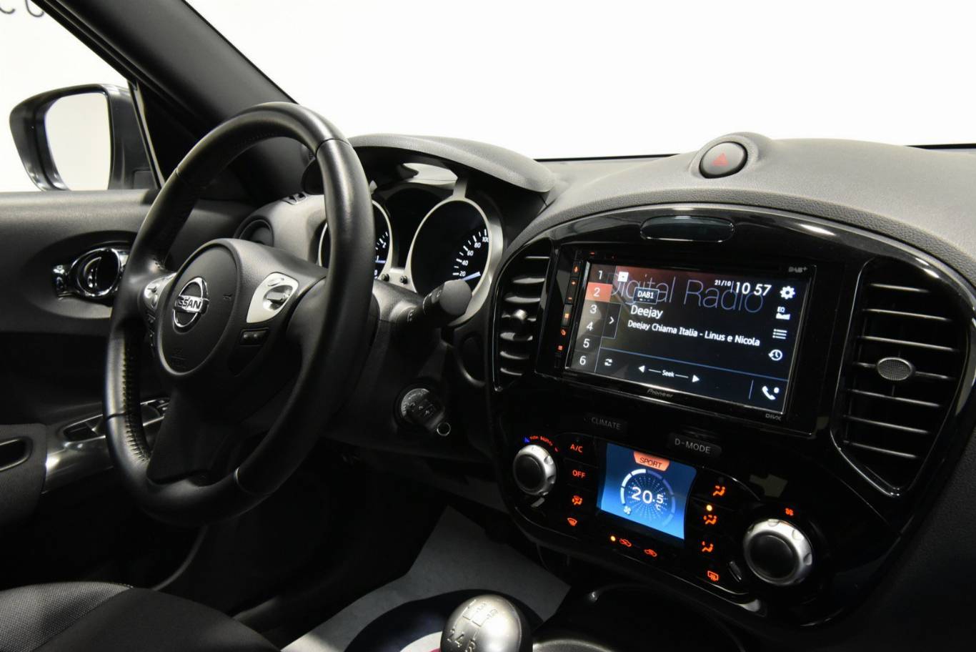 NISSAN Juke 28