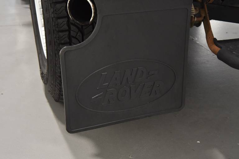 LAND ROVER Defender 52