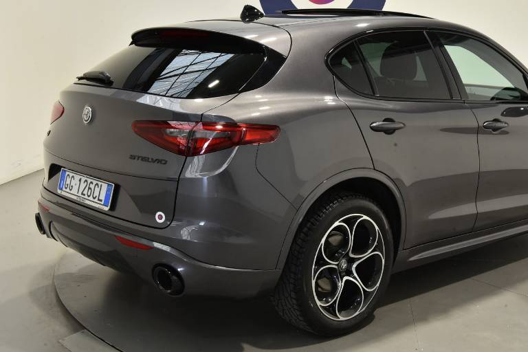 ALFA ROMEO Stelvio 18
