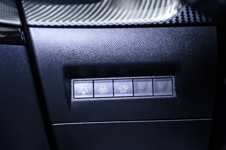 PEUGEOT 208 34