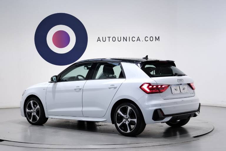 AUDI A1 11